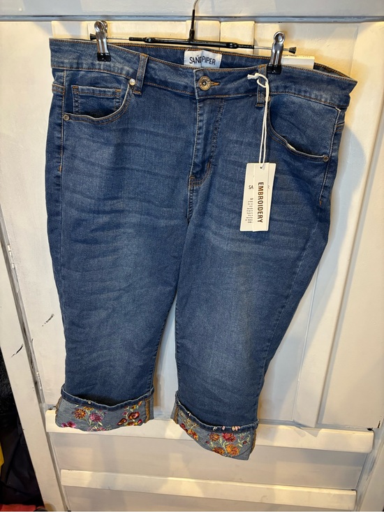 Sandpiper Denim - Sandpiper Women's Cropped Embroidered Cuff Jeans - Blue